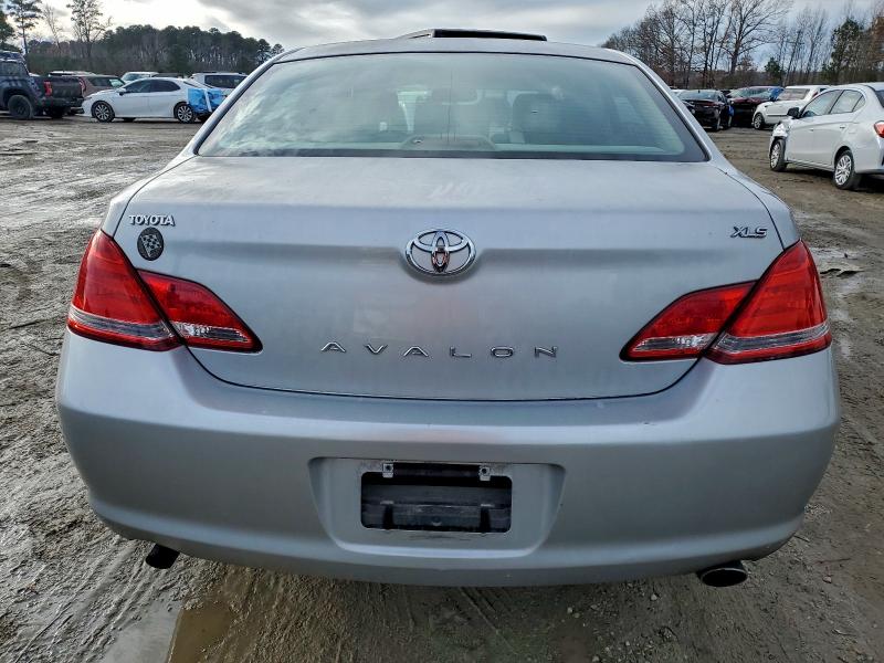 2005 TOYOTA AVALON XL #3310578063