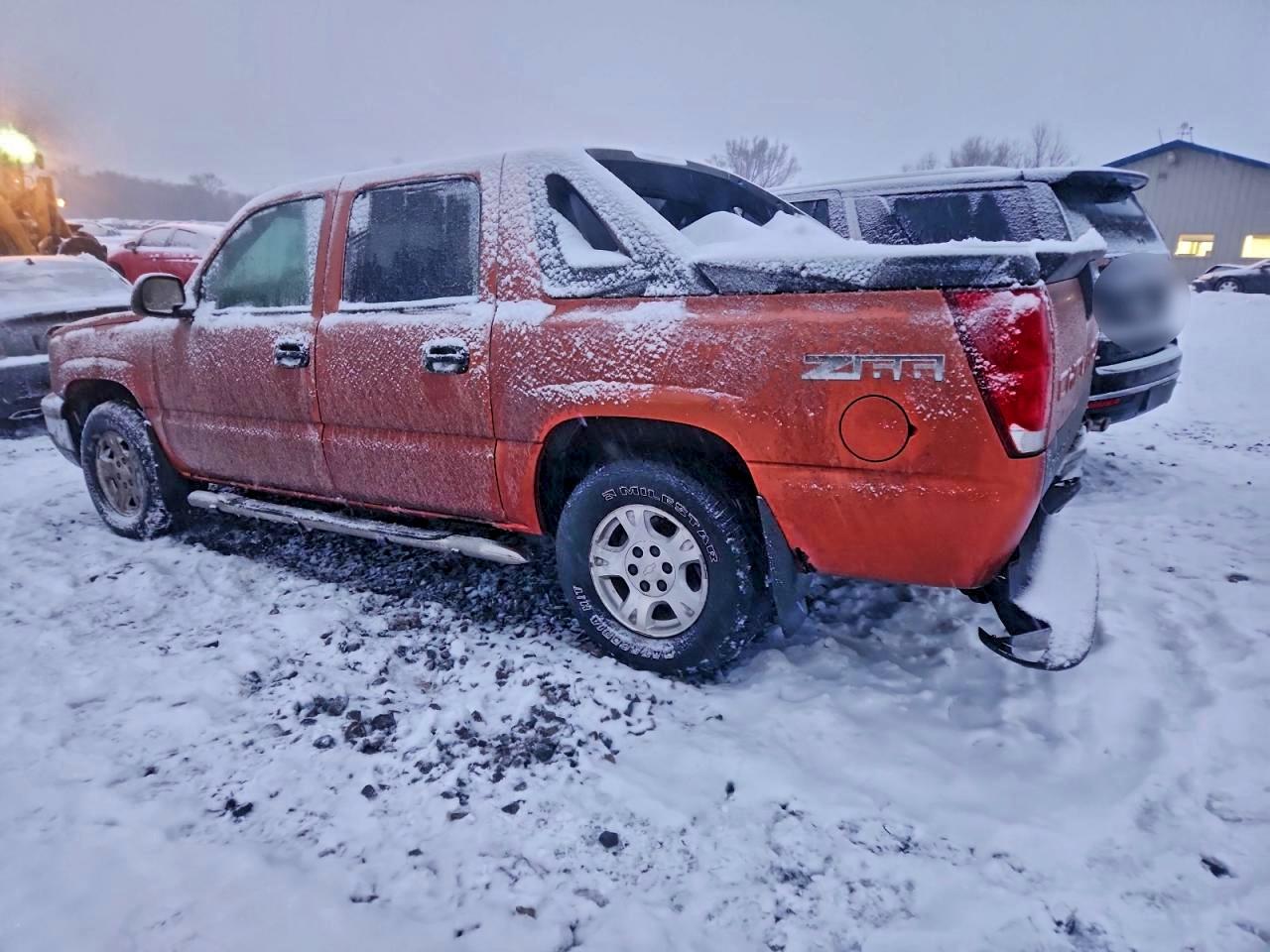 Lot #3302812916 2004 CHEVROLET AVALANCHE