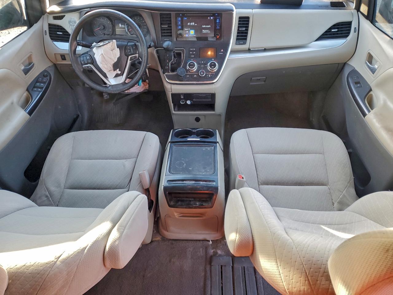 Lot #3309286615 2017 TOYOTA SIENNA LE