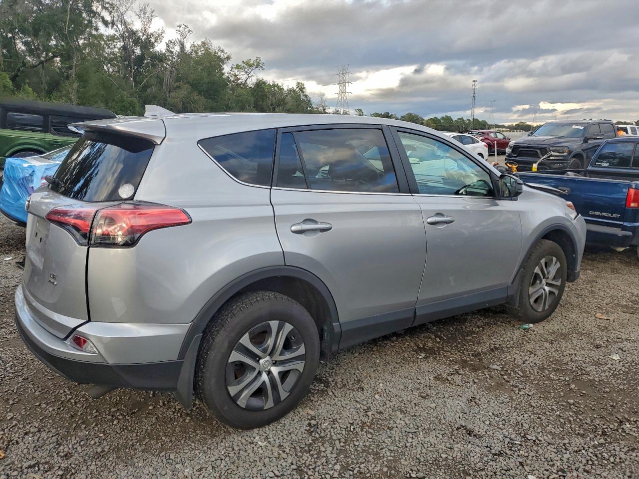 TOYOTA RAV4 LE