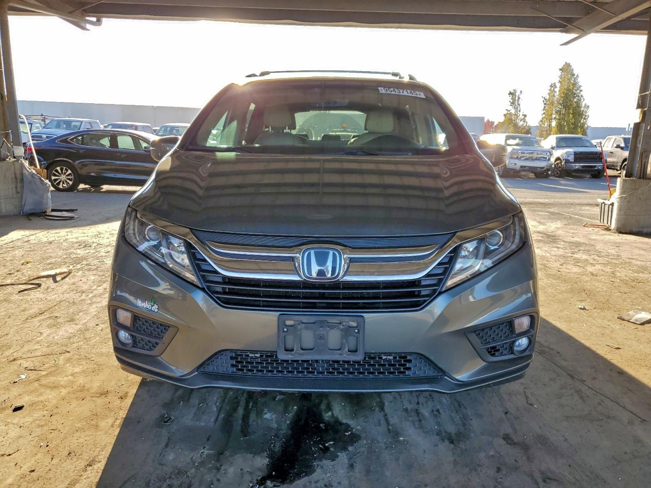 Lot #3311602350 2018 HONDA ODYSSEY EX