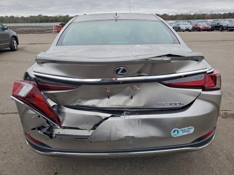 2019 LEXUS ES 300H #3315888156