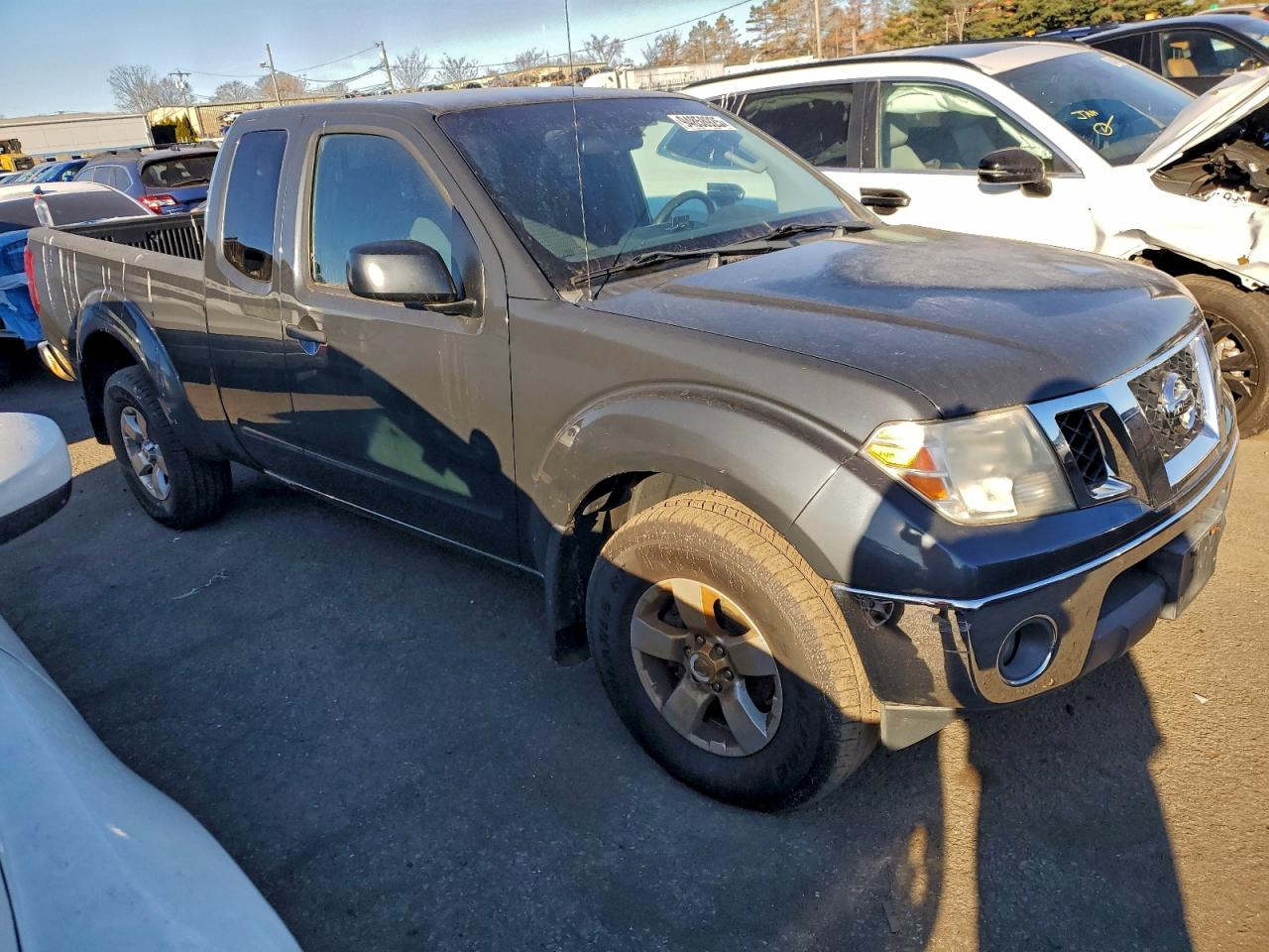 NISSAN FRONTIER SV