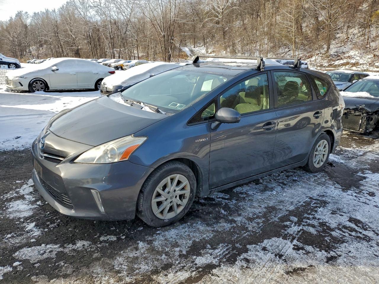 TOYOTA PRIUS V