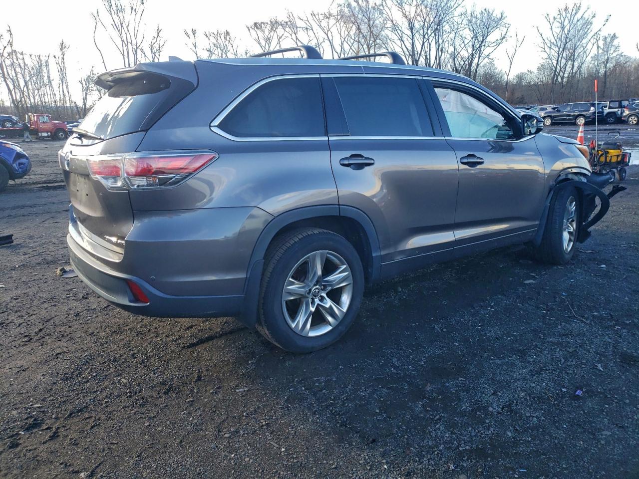 Lot #3318869972 2016 TOYOTA HIGHLANDER