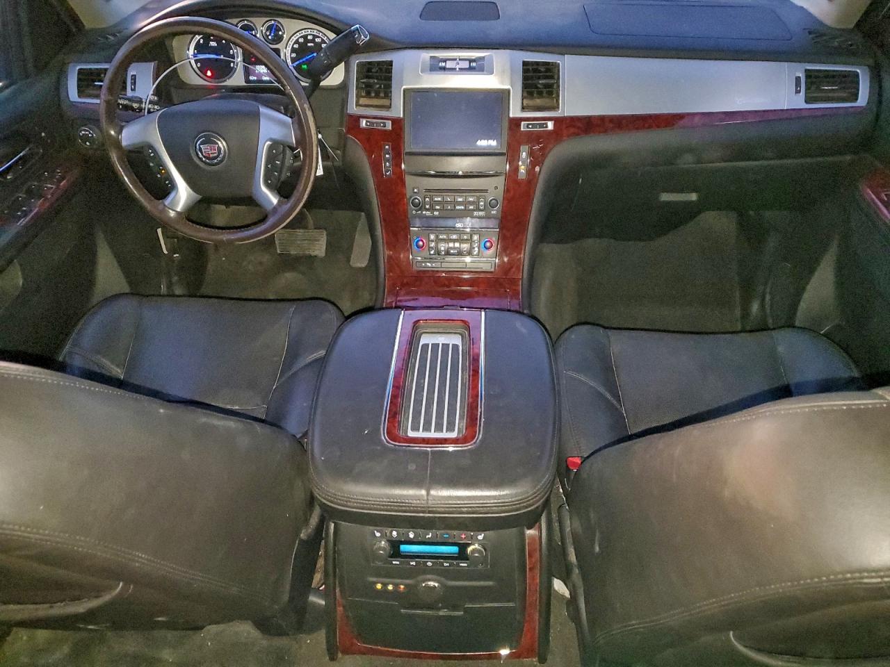 CADILLAC ESCALADE ESV LUXURY