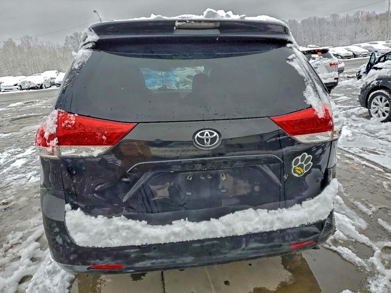 TOYOTA SIENNA XLE