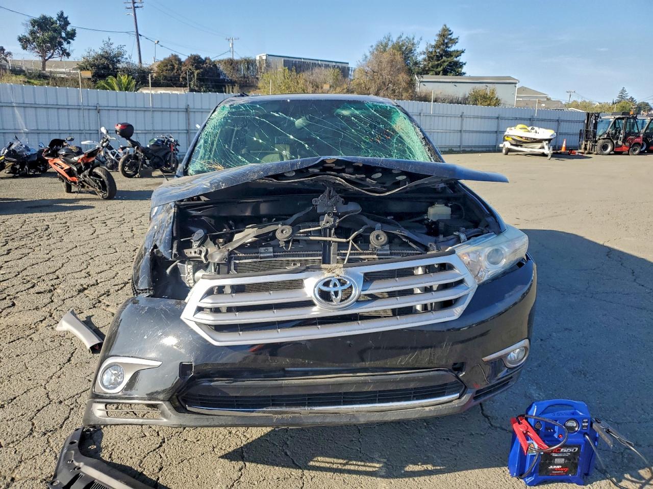 Lot #3310625837 2013 TOYOTA HIGHLANDER