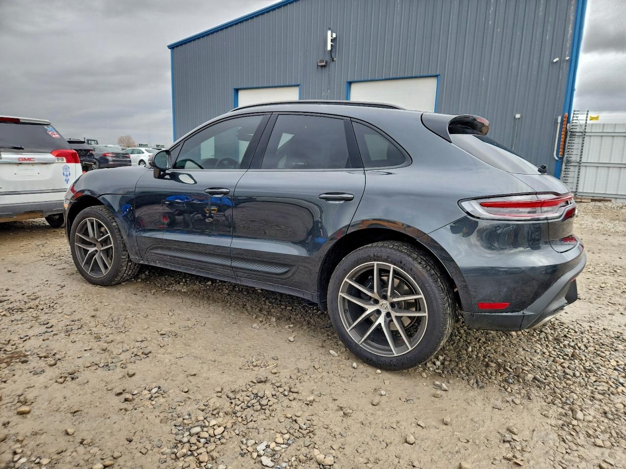 PORSCHE MACAN BASE