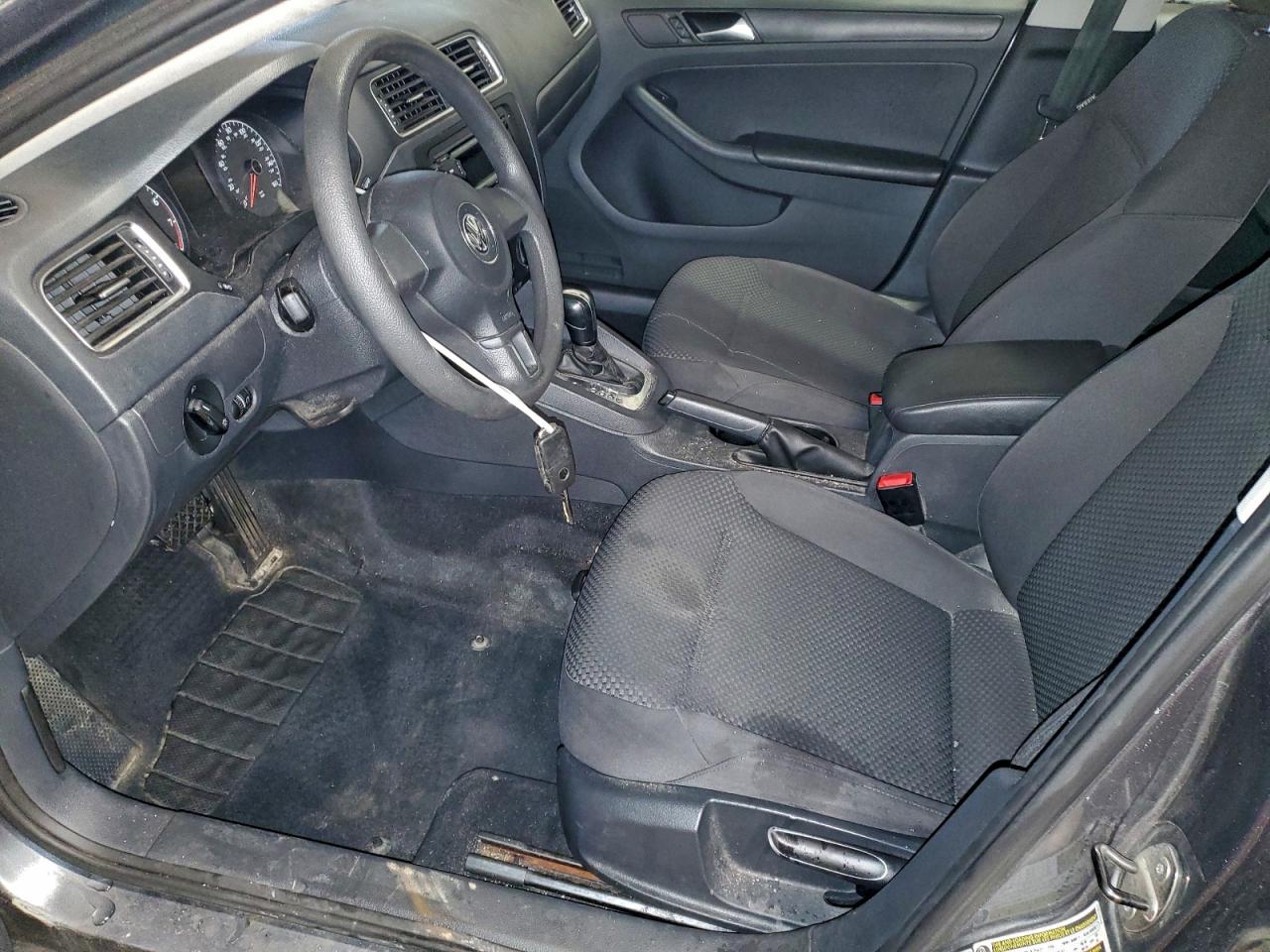 VOLKSWAGEN JETTA BASE