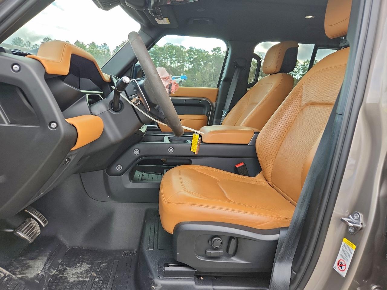 LAND ROVER DEFENDER 110