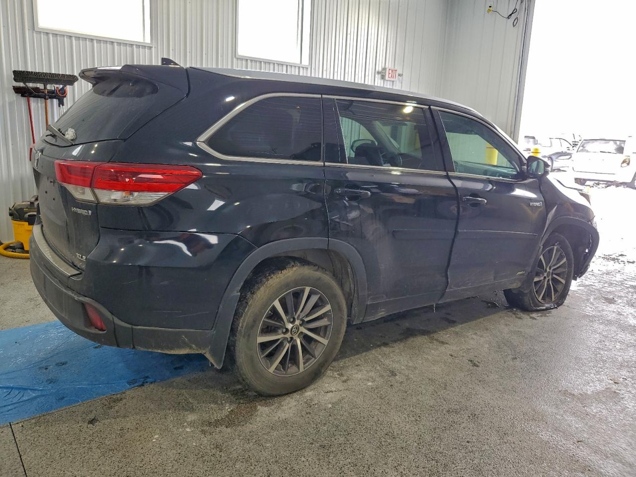 TOYOTA HIGHLANDER HYBRID