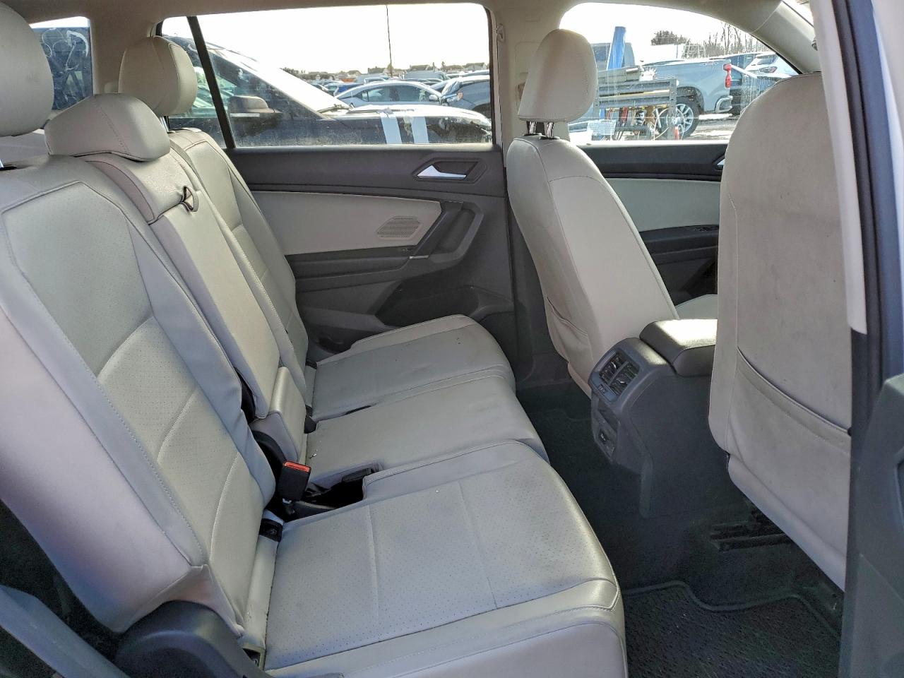 VOLKSWAGEN TIGUAN SE