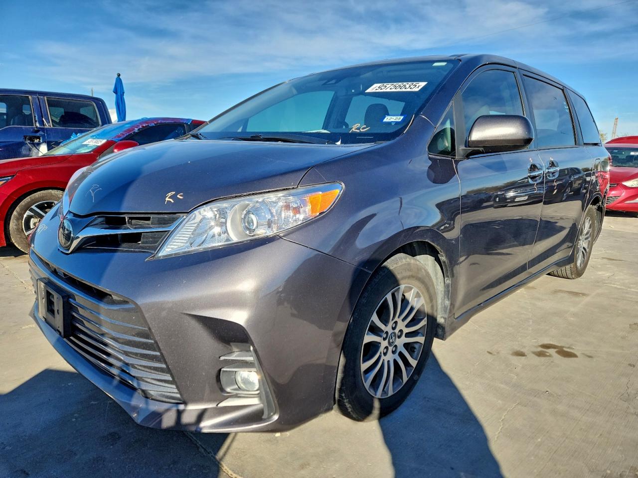 TOYOTA SIENNA XLE