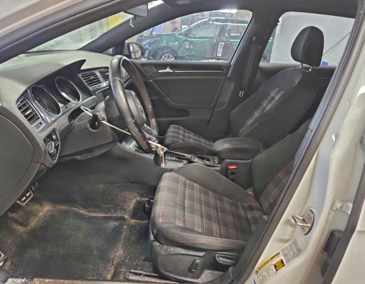 VOLKSWAGEN GOLF GTI S