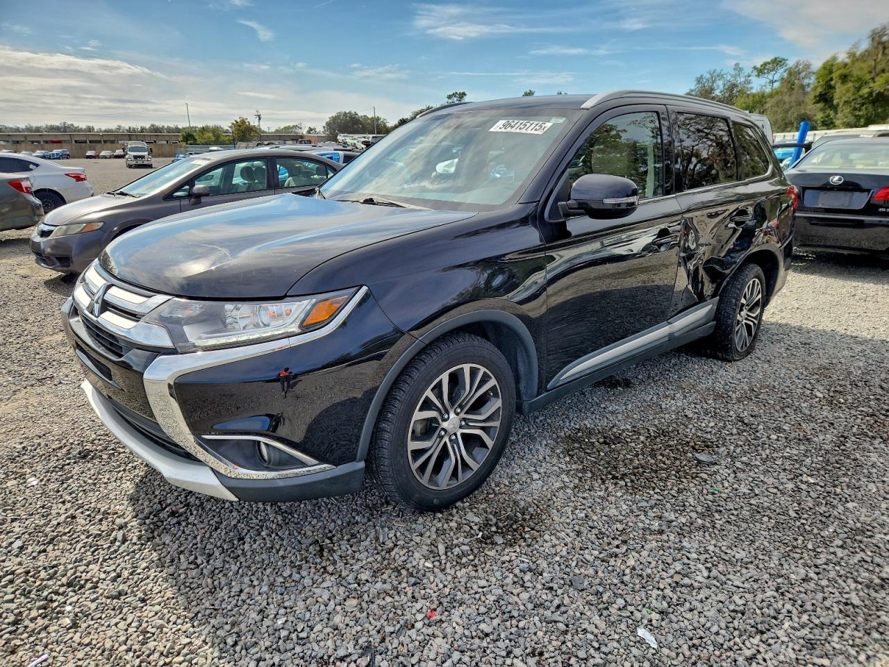 MITSUBISHI OUTLANDER SE