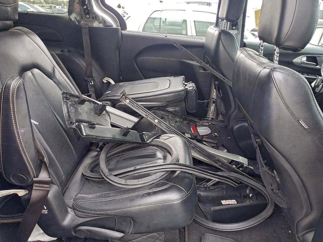 CHRYSLER PACIFICA TOURING L