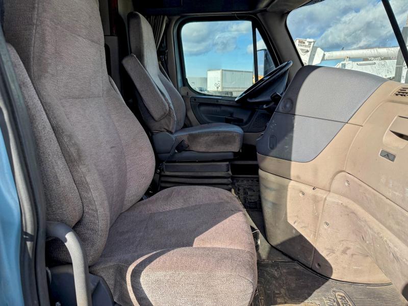 2014 FREIGHTLINER CASCADIA 1 #3305405304