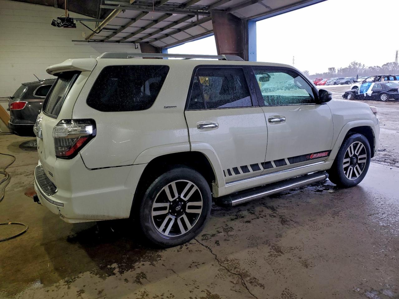 TOYOTA 4RUNNER SR5/SR5 PREMIUM
