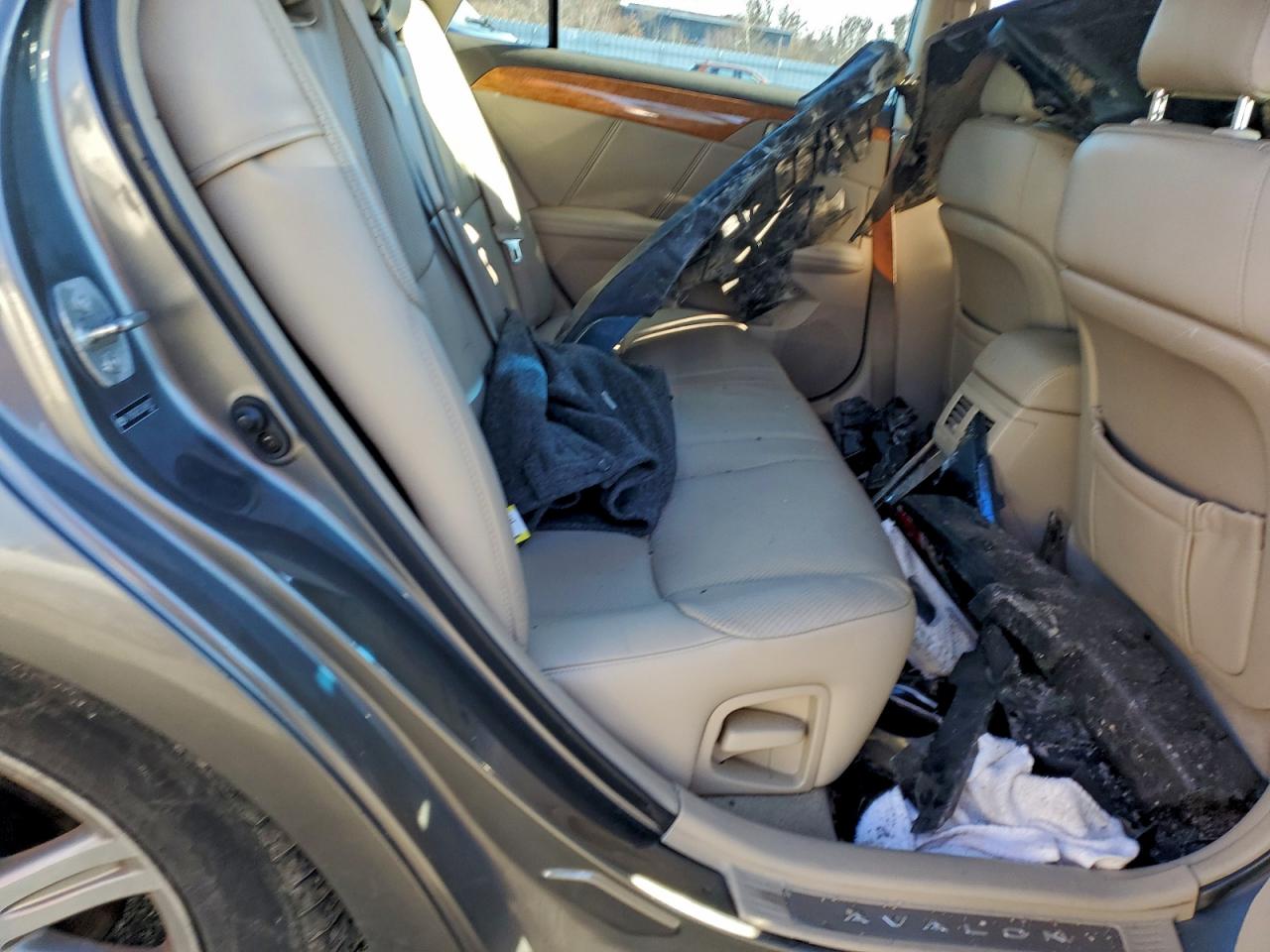 Lot #3317830246 2005 TOYOTA AVALON XL