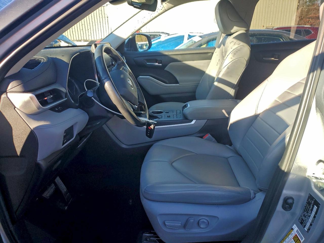 TOYOTA HIGHLANDER XLE