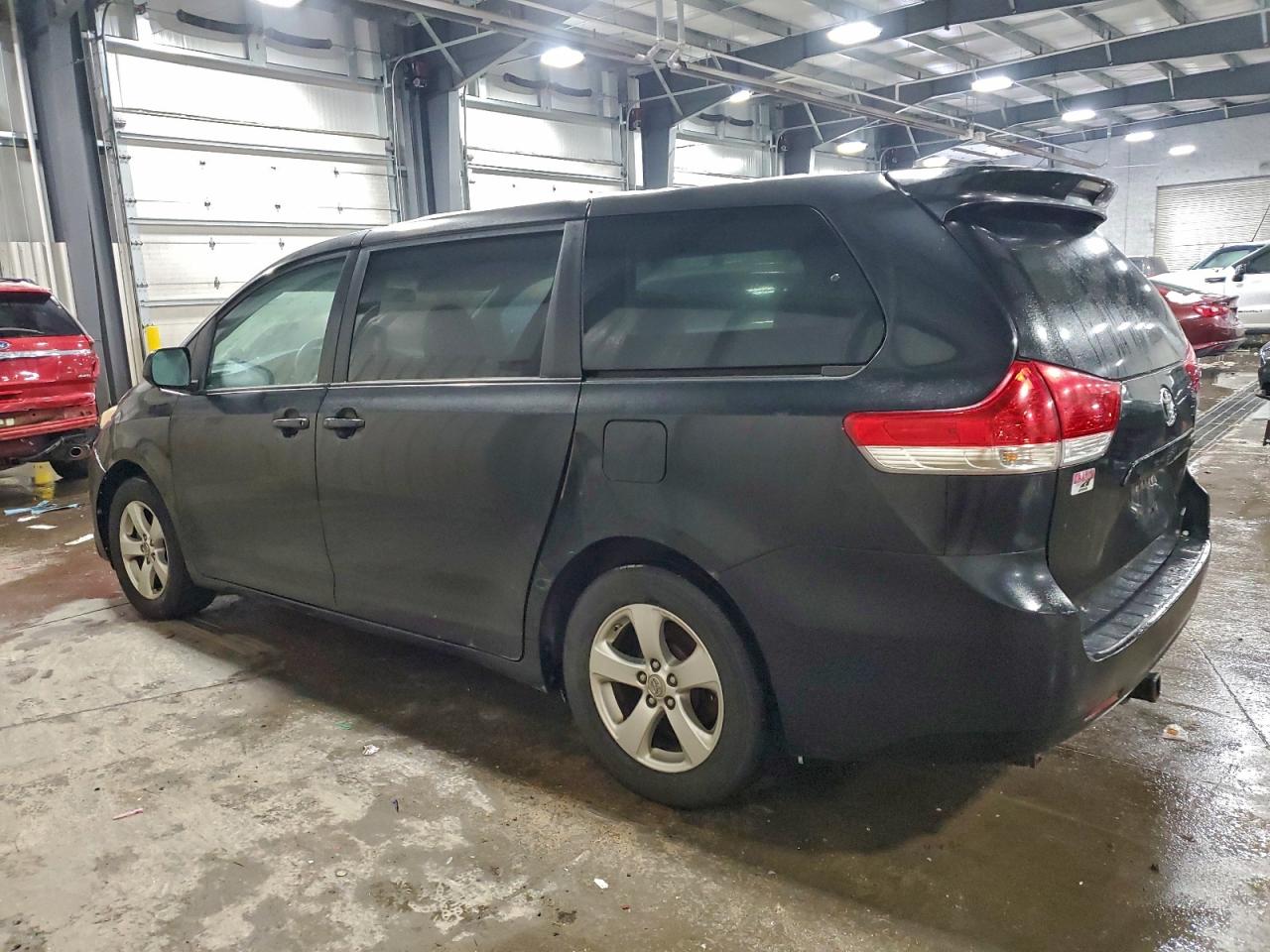 TOYOTA SIENNA BASE