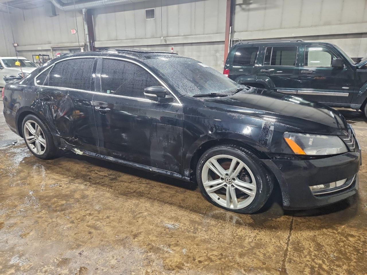 Lot #3318870936 2013 VOLKSWAGEN PASSAT SE