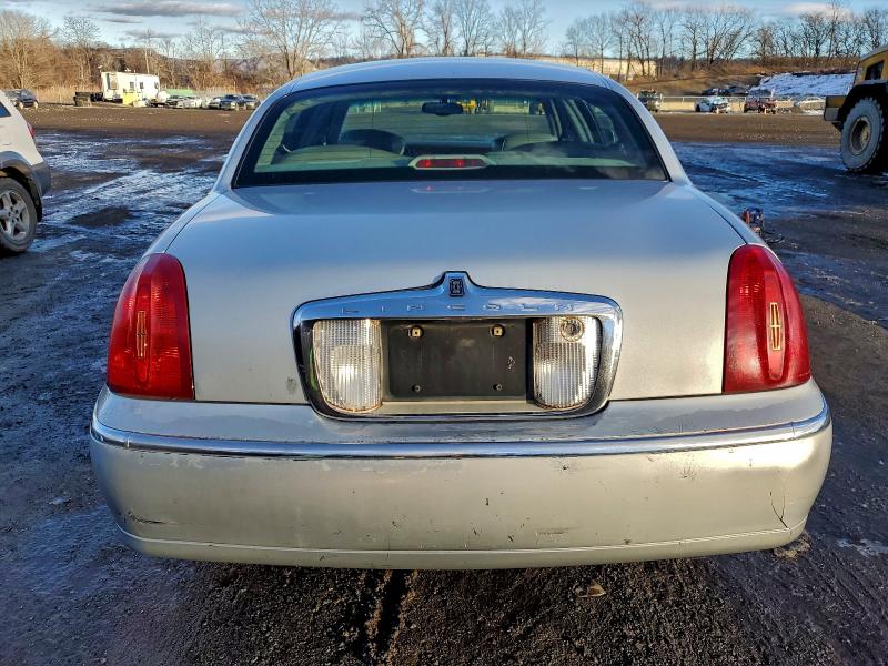 2001 LINCOLN TOWN CAR C #3317704092