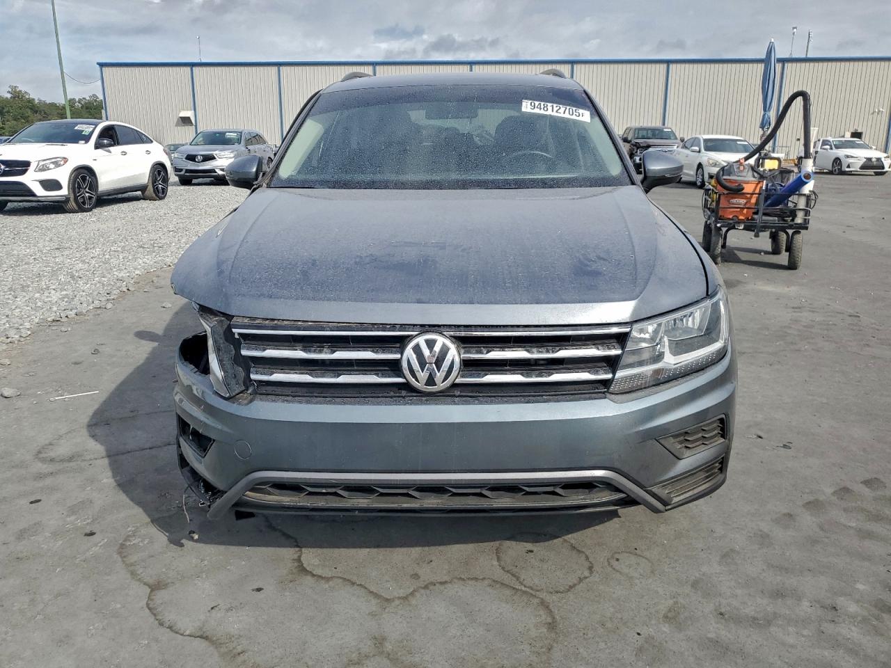 VOLKSWAGEN TIGUAN SE