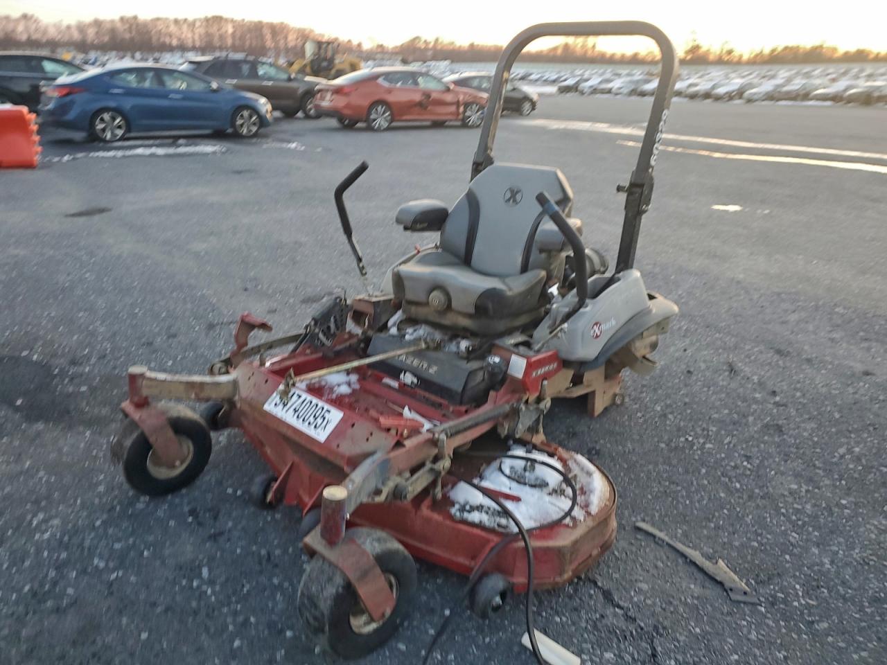 Lot #3305345310 2019 EXMARK ZERO TURN