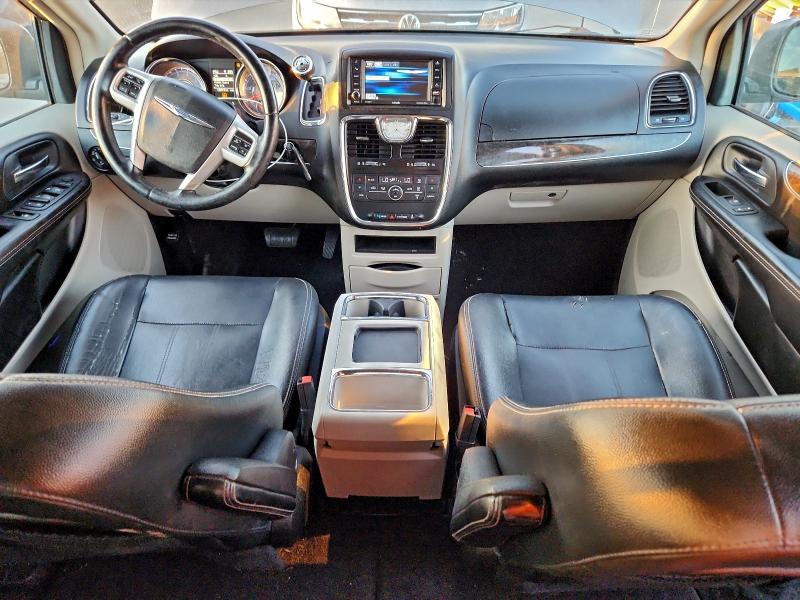 2016 CHRYSLER TOWN & COU #3315668785