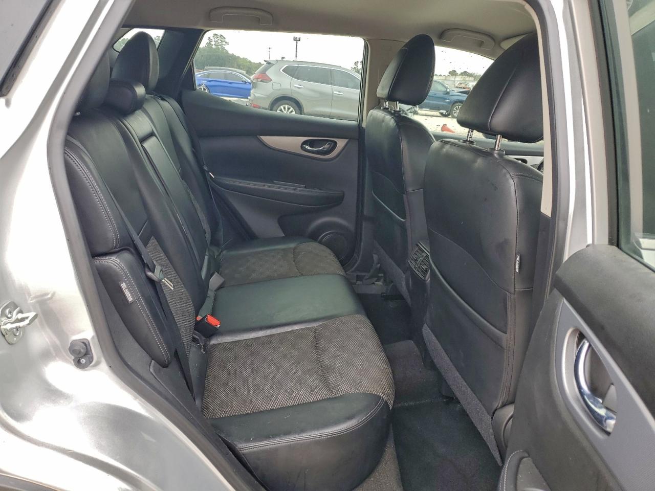 NISSAN ROGUE SPORT S