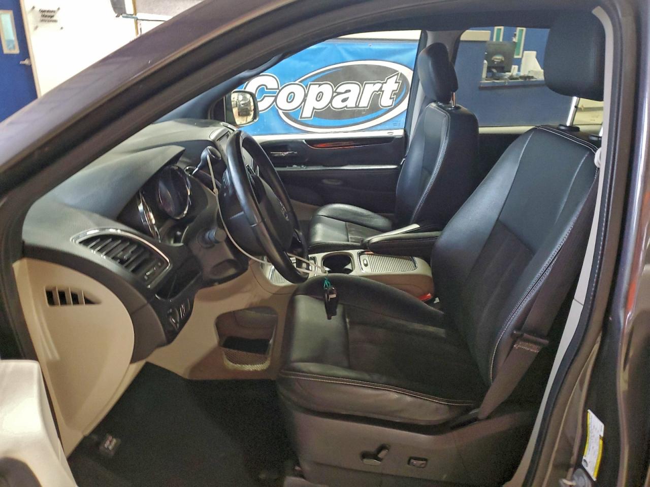 Lot #3318993381 2019 DODGE GRAND CARA