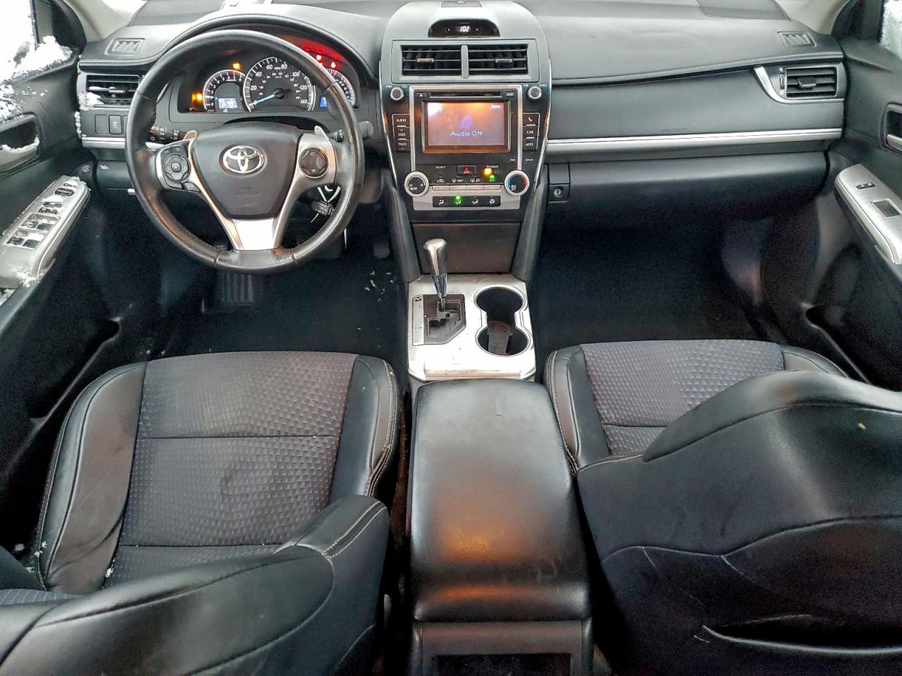 TOYOTA CAMRY BASE