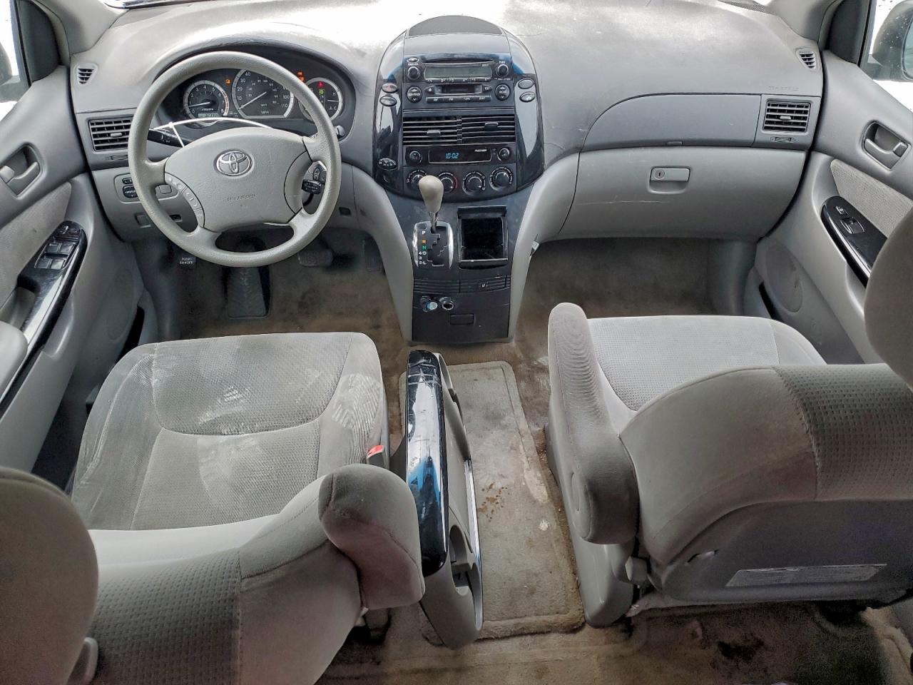 Lot #3302721007 2005 TOYOTA SIENNA CE