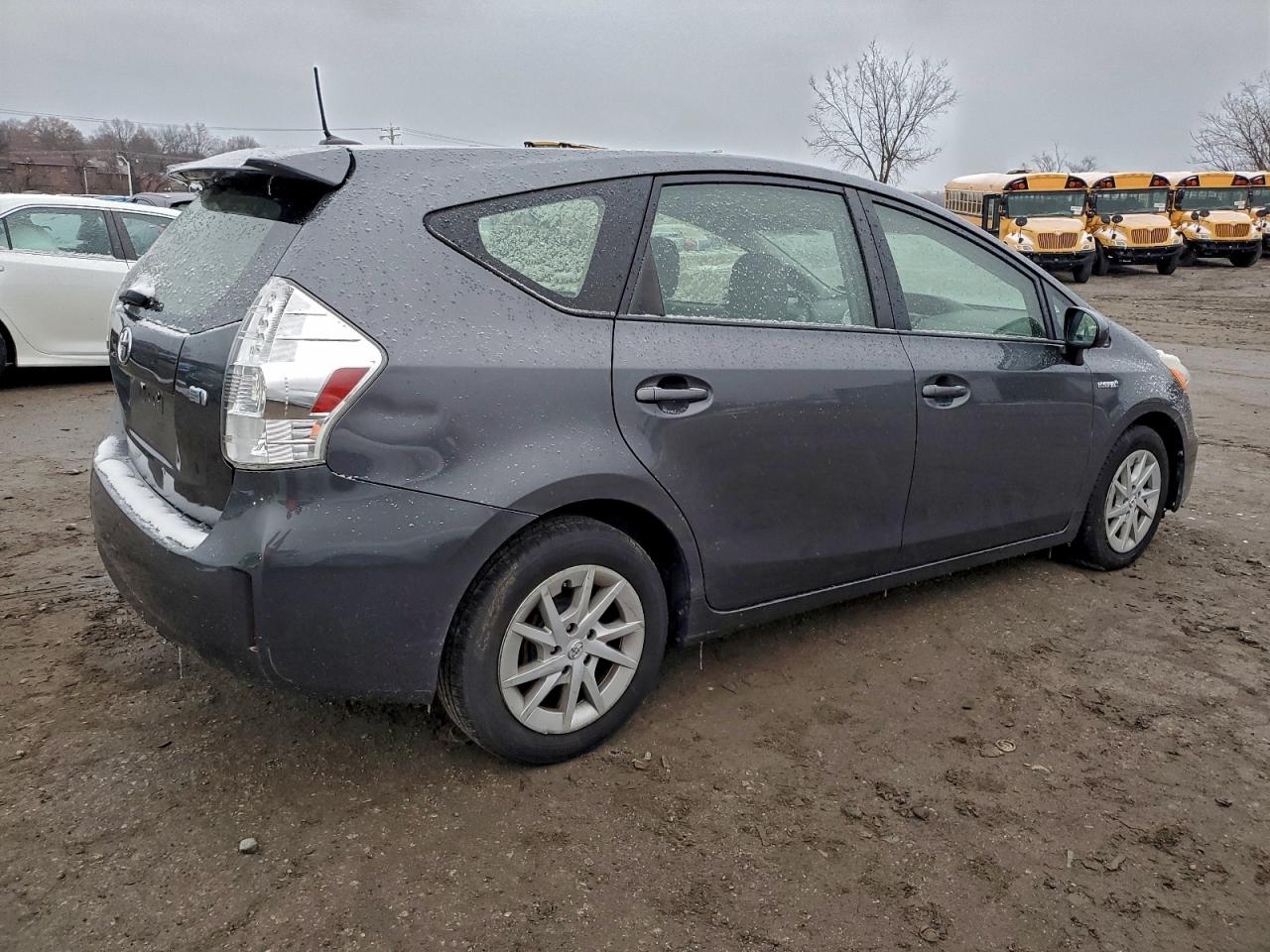TOYOTA PRIUS V