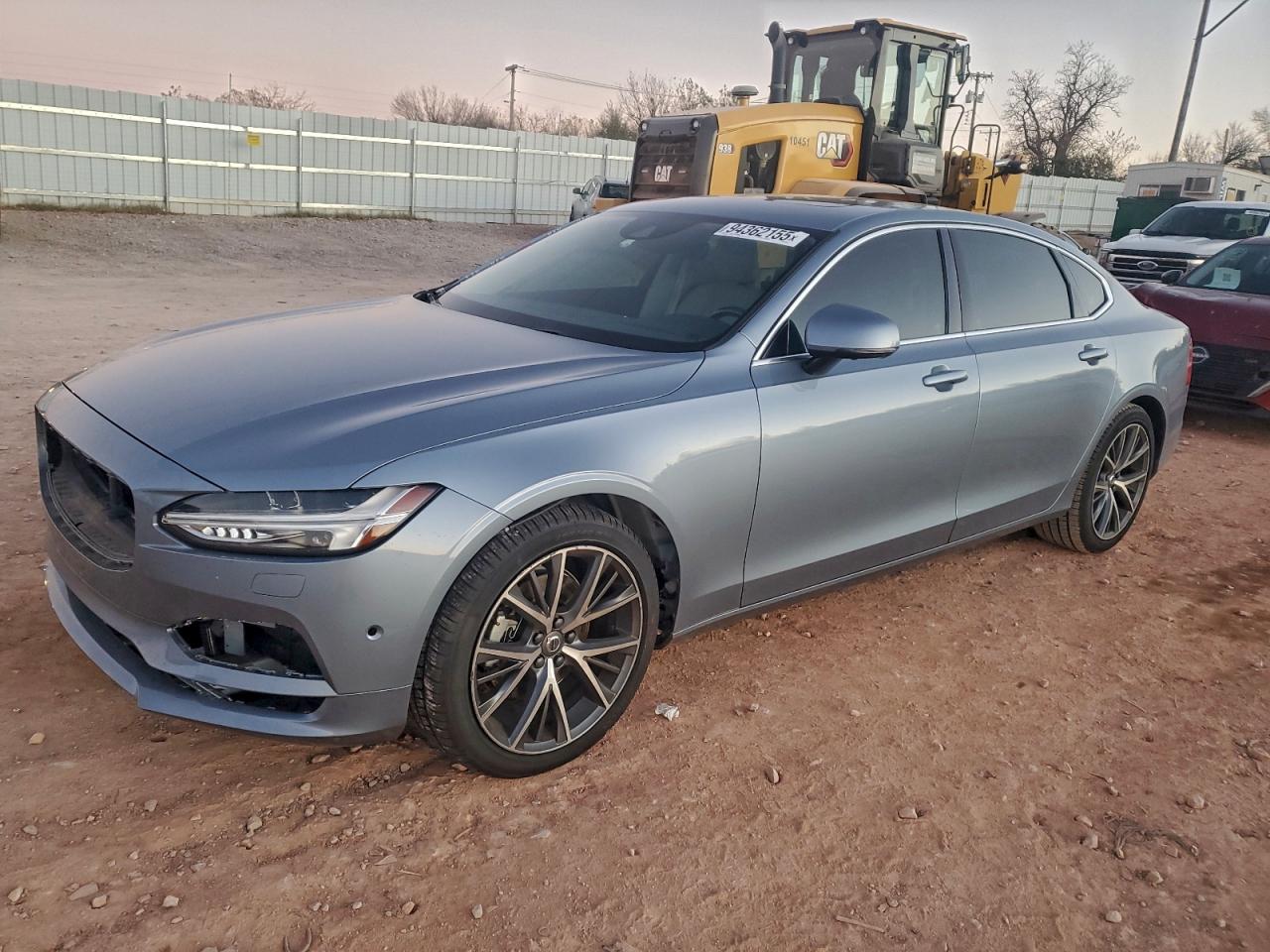VOLVO S90 T5 MOMENTUM
