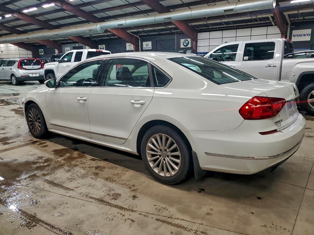 VOLKSWAGEN PASSAT SE