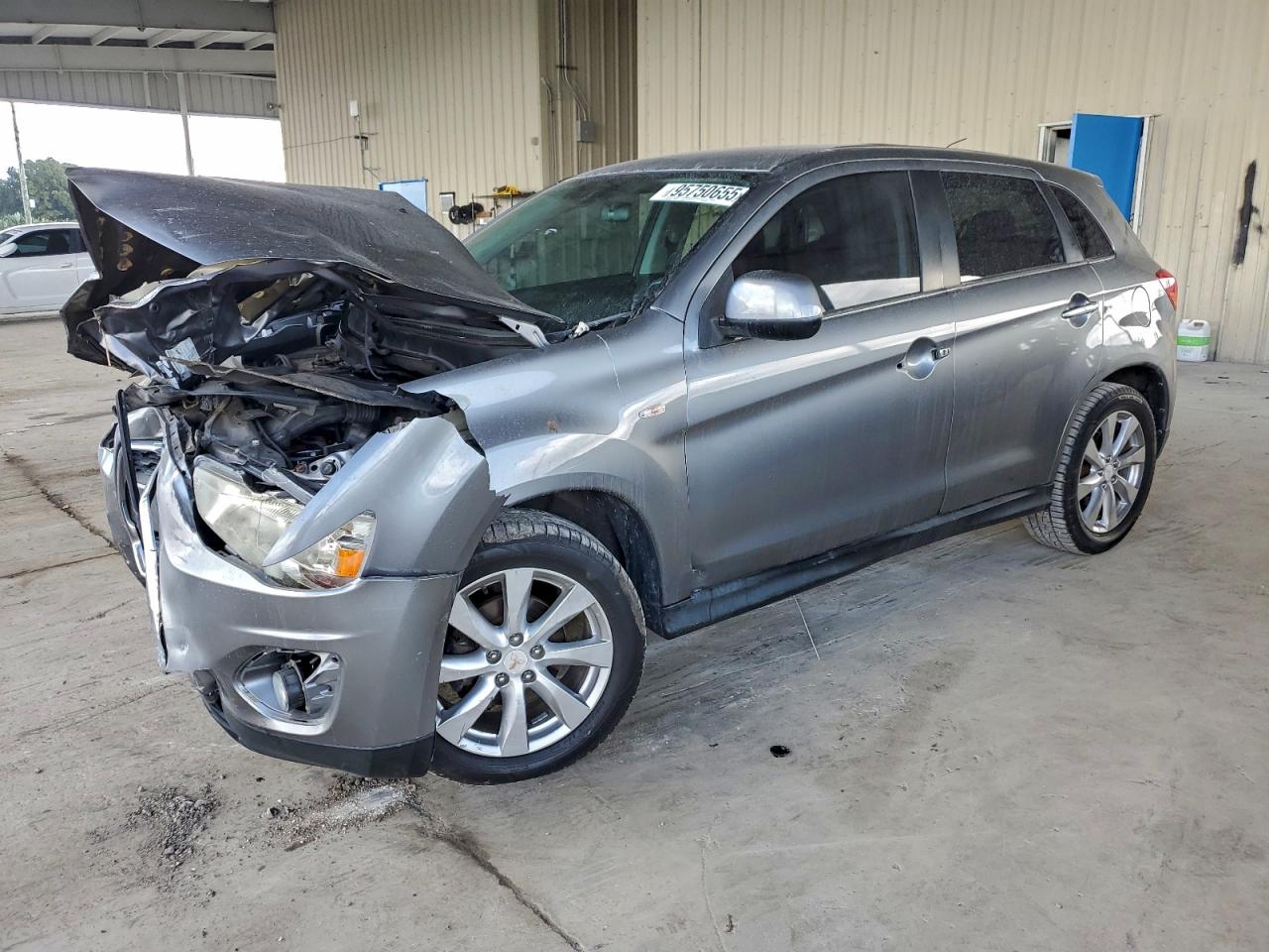 MITSUBISHI OUTLANDER SE