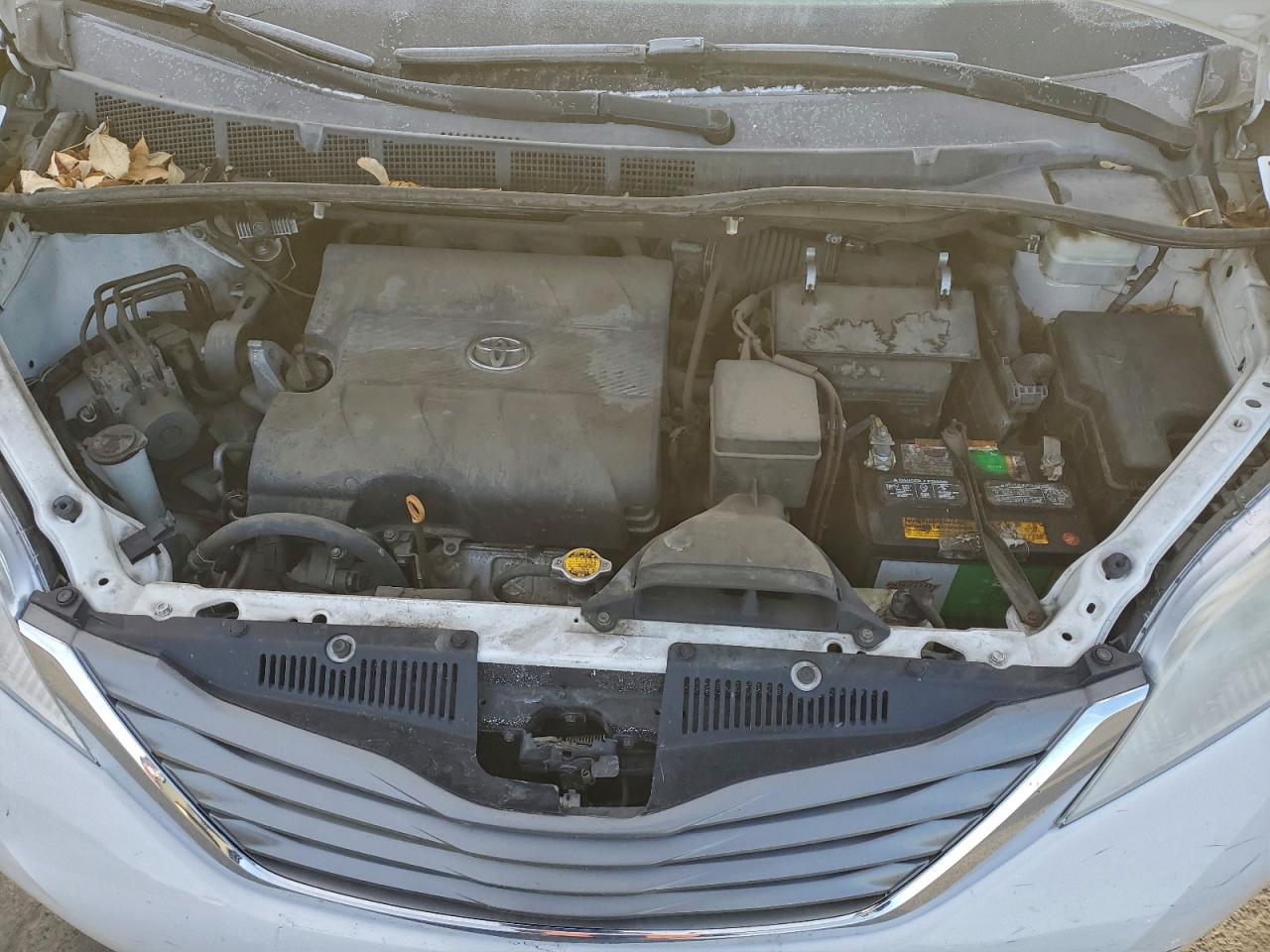 TOYOTA SIENNA XLE