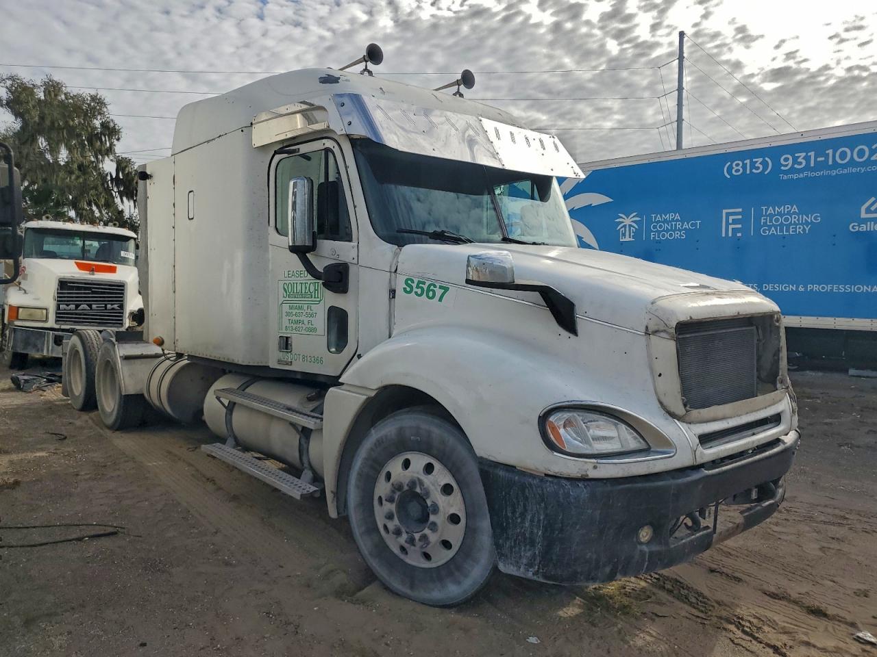 Lot #3308381286 2003 FREIGHTLINER COLUMBIA