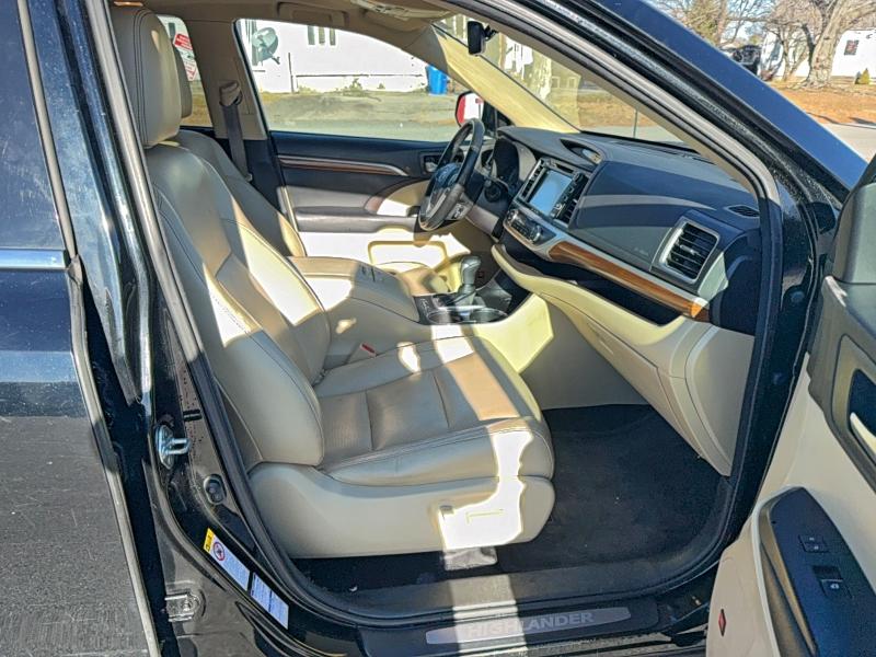 2017 TOYOTA HIGHLANDER #3316718401