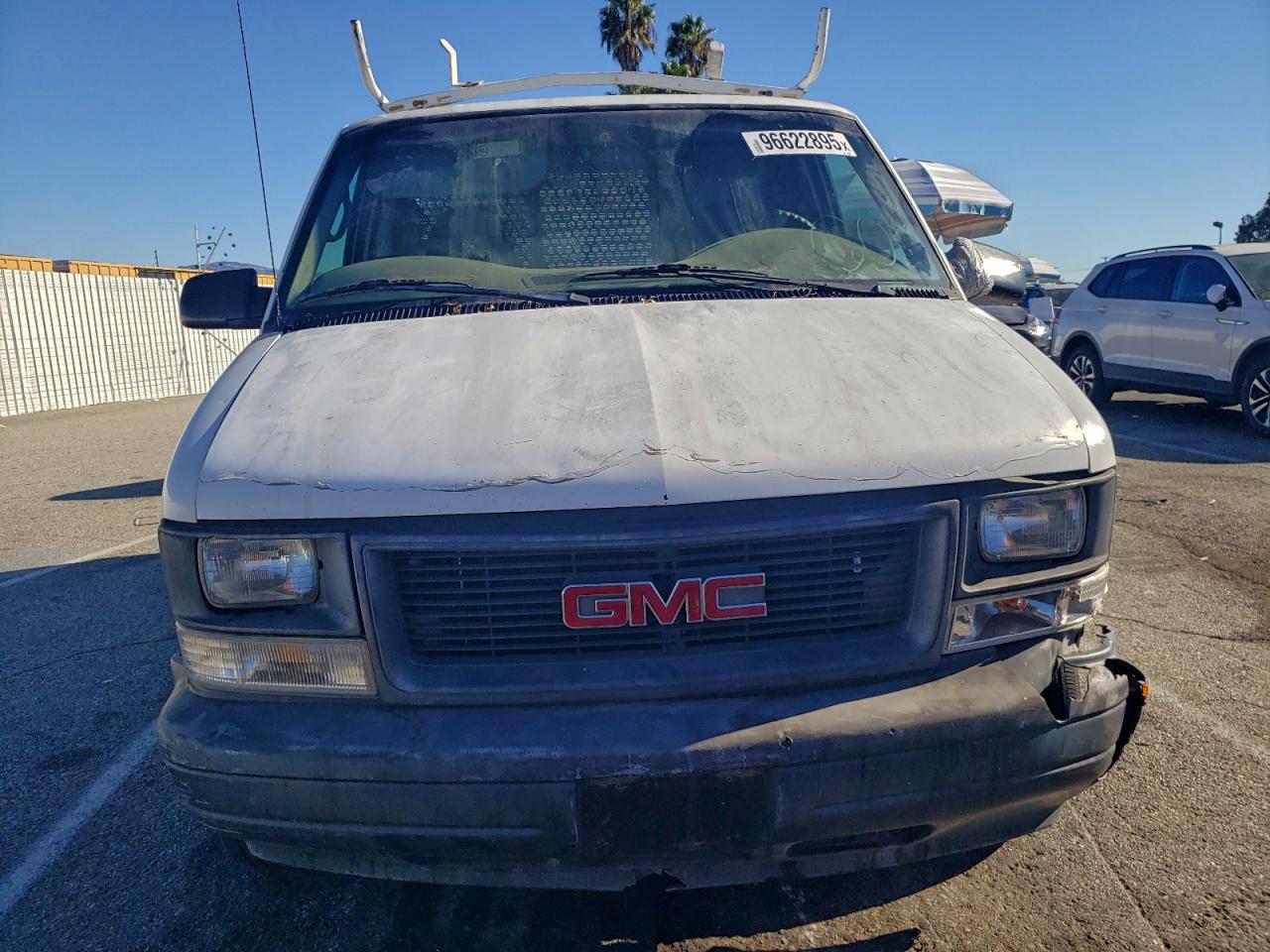 Lot #3311635253 1999 GMC SAFARI XT