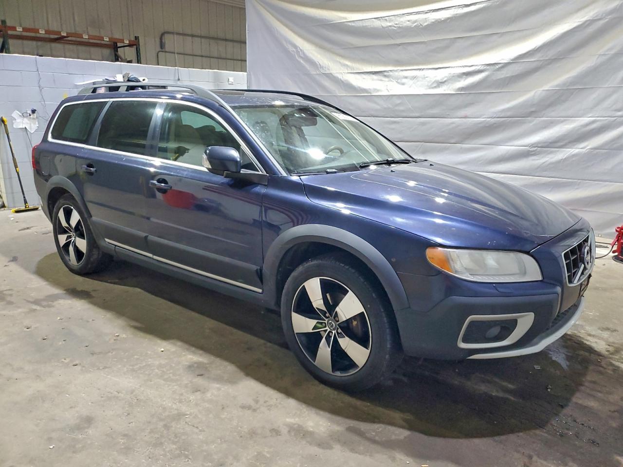 VOLVO XC70 3.2