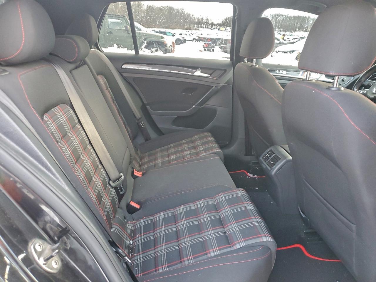 VOLKSWAGEN GOLF GTI S/SE