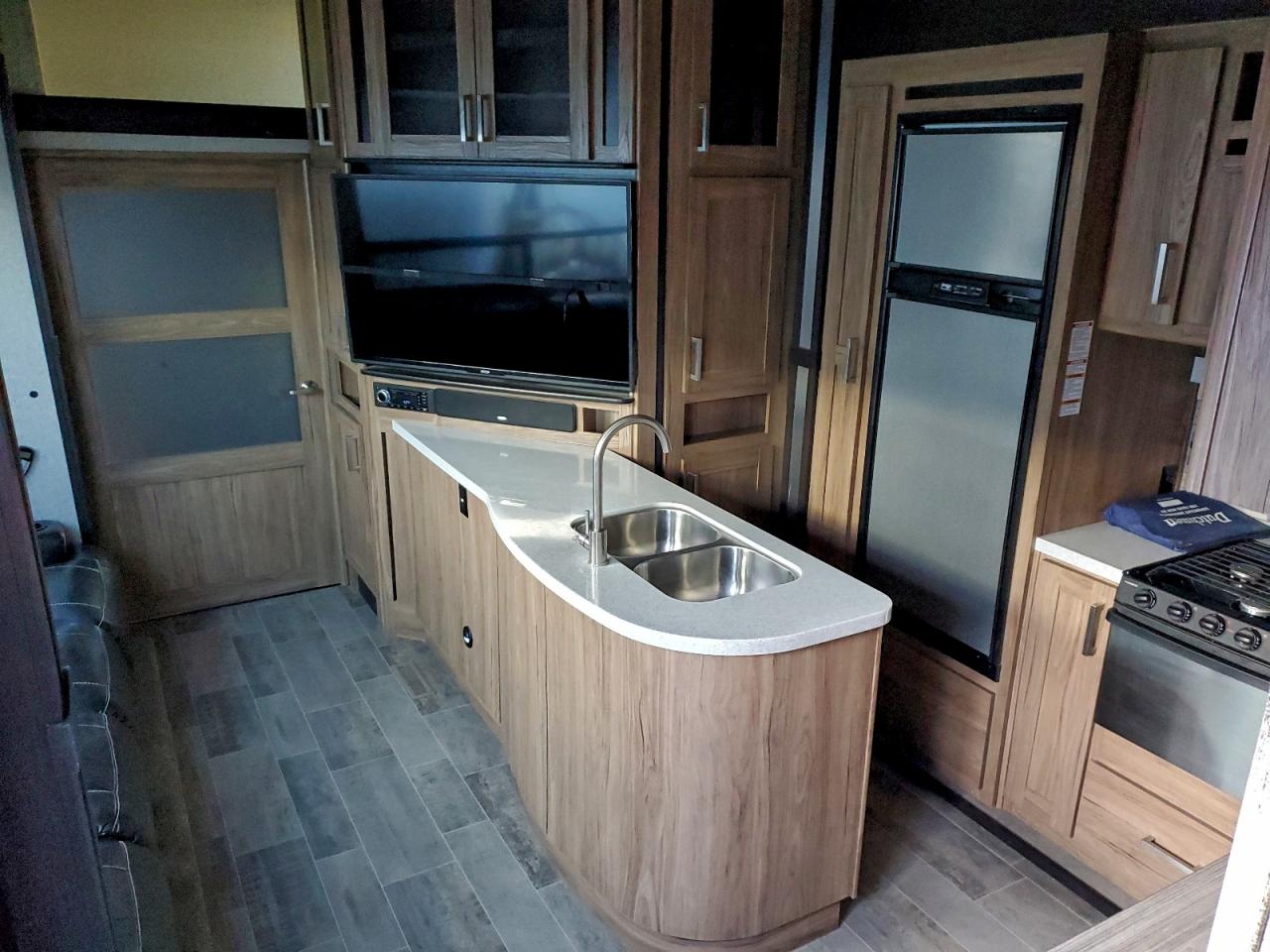 Lot #3318935914 2018 DUTCHMEN TRAILER