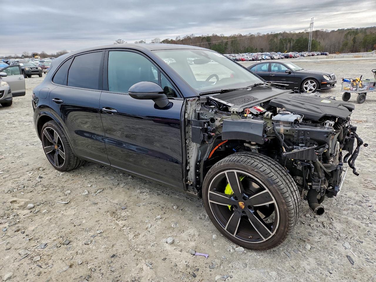 PORSCHE CAYENNE E-HYBRID