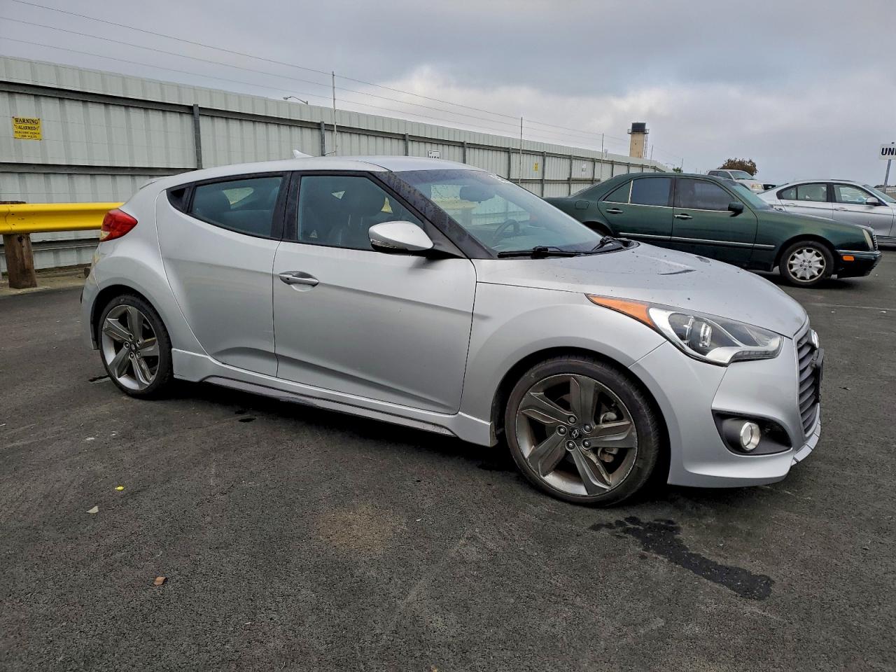 HYUNDAI VELOSTER TURBO