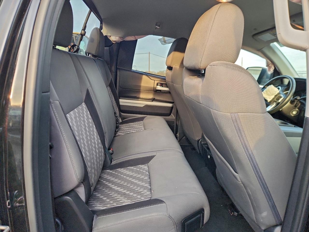 TOYOTA TUNDRA DOUBLE CAB SR