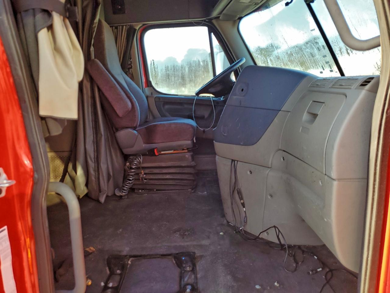 Lot #3308327160 2019 FREIGHTLINER CASCADIA 1